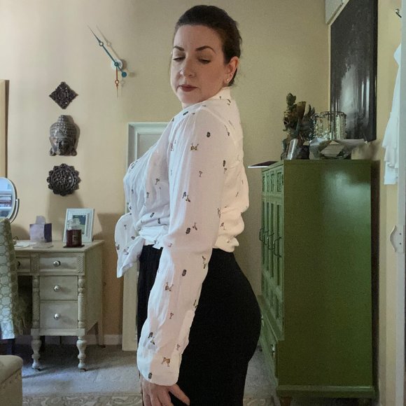 EUC Old Navy White "Cocktails" Blouse M - Picture 1 of 7